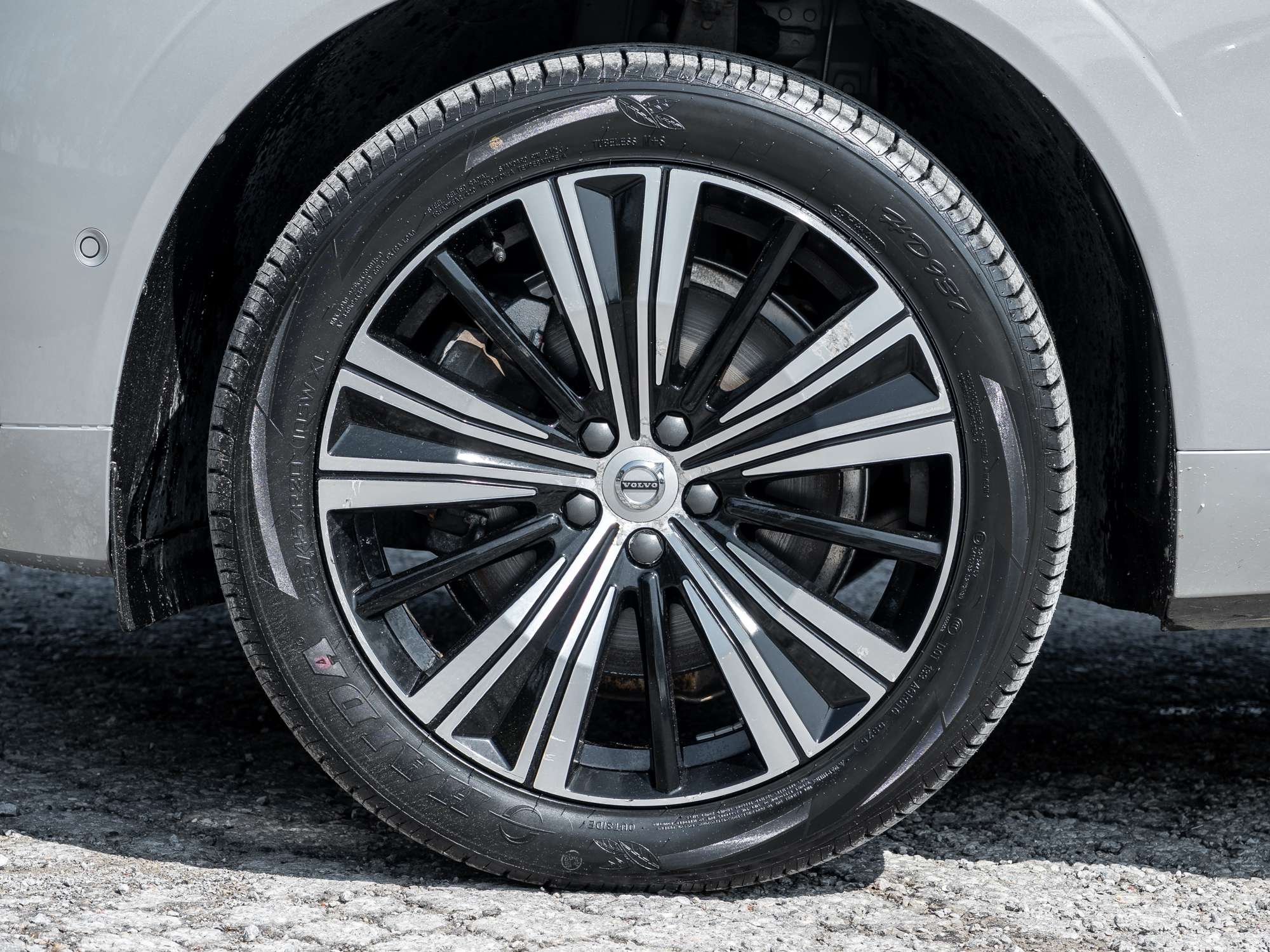 2023 Volvo XC60 B6 AWD PLUS |OFF LEASE |ACCIDENTS FREE — снимка 1