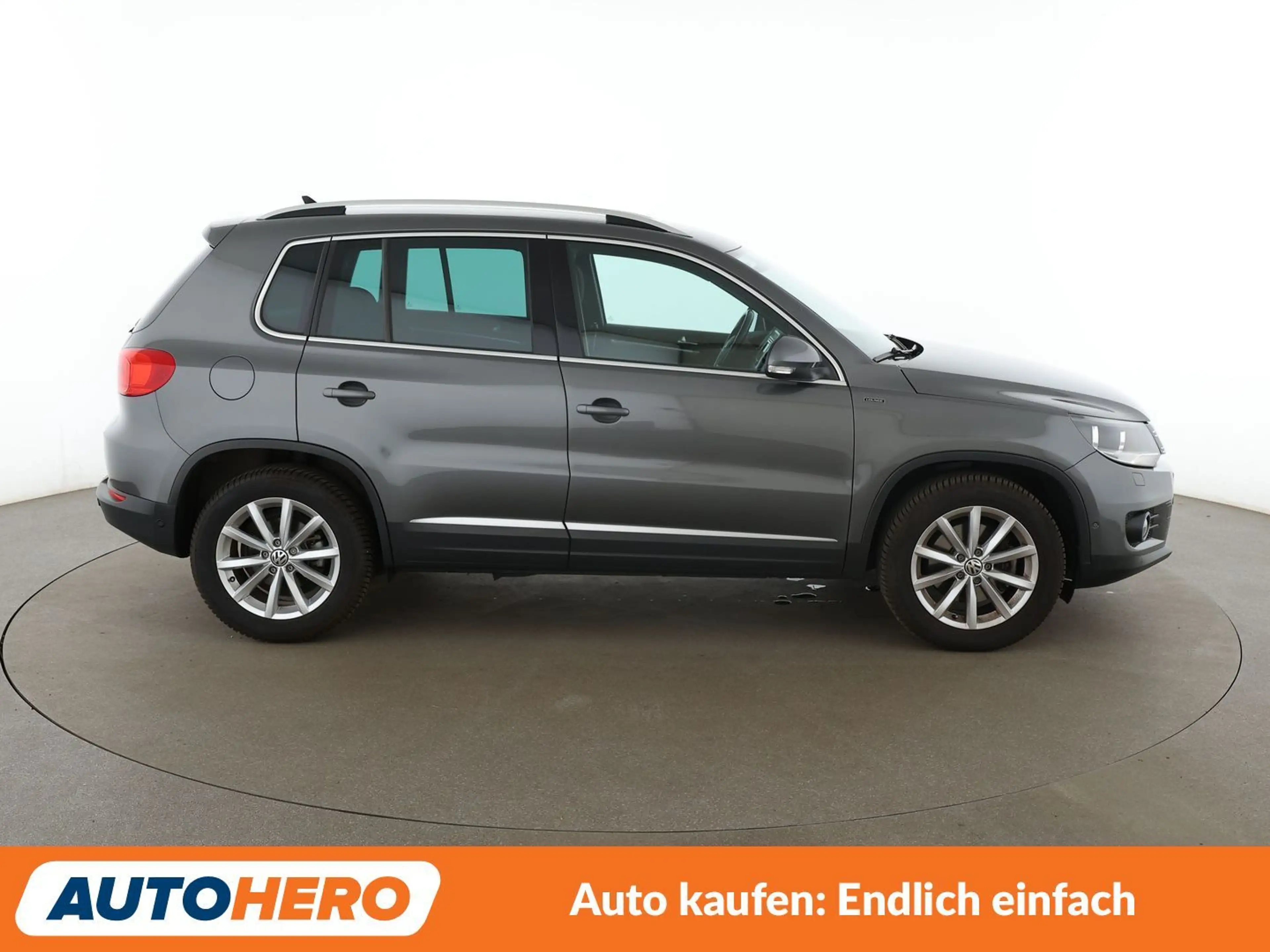Volkswagen Tiguan 2.0 TDI Lounge Sport & Style BMT*NAVI*TEMPO*PDC*SH — photo 7