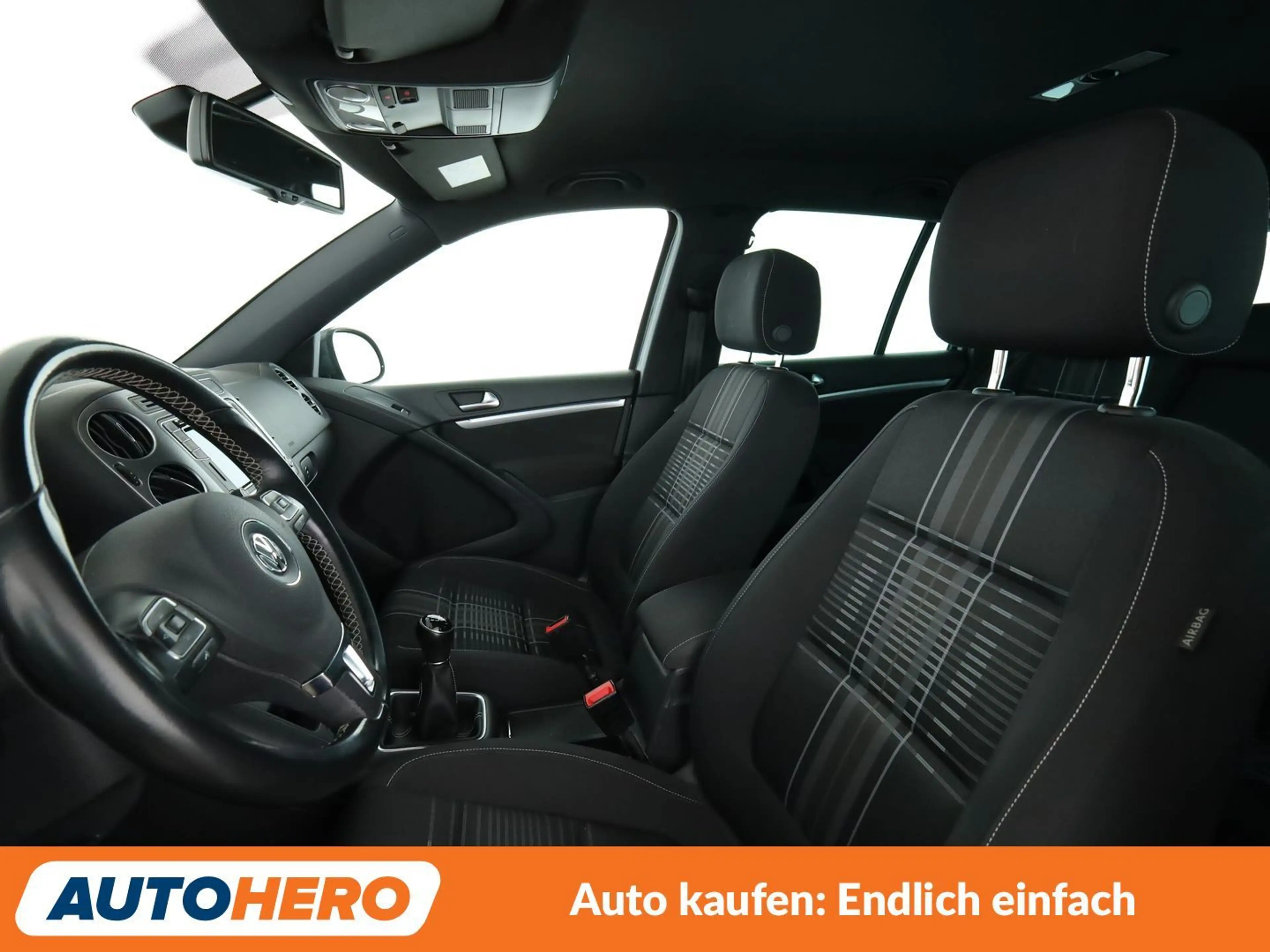 Volkswagen Tiguan 2.0 TDI Lounge Sport & Style BMT*NAVI*TEMPO*PDC*SH — photo 10