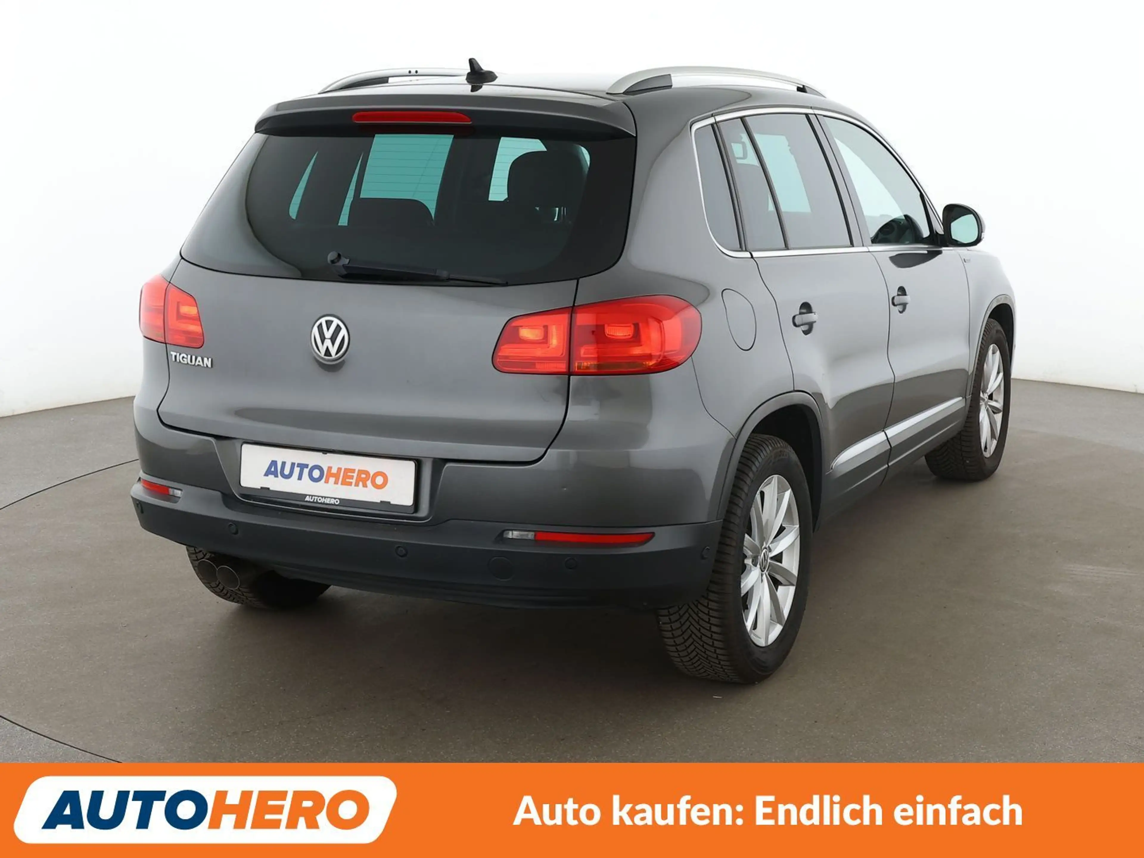 Volkswagen Tiguan 2.0 TDI Lounge Sport & Style BMT*NAVI*TEMPO*PDC*SH — photo 6