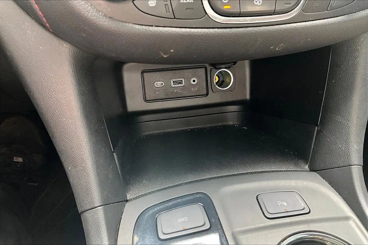 Chevrolet Equinox снимка Chevrolet Equinox