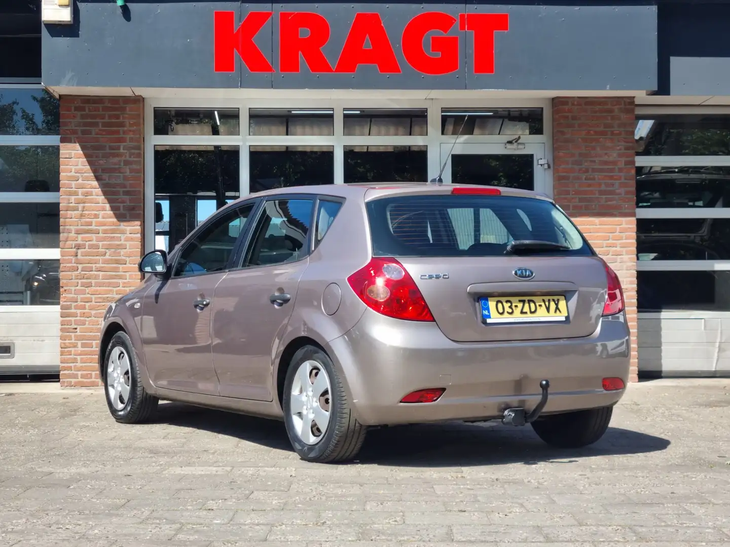 Kia Ceed / cee'd X-tra 1.4 109 pk - Nieuwe koppeling - Koude airco Beige - 2
