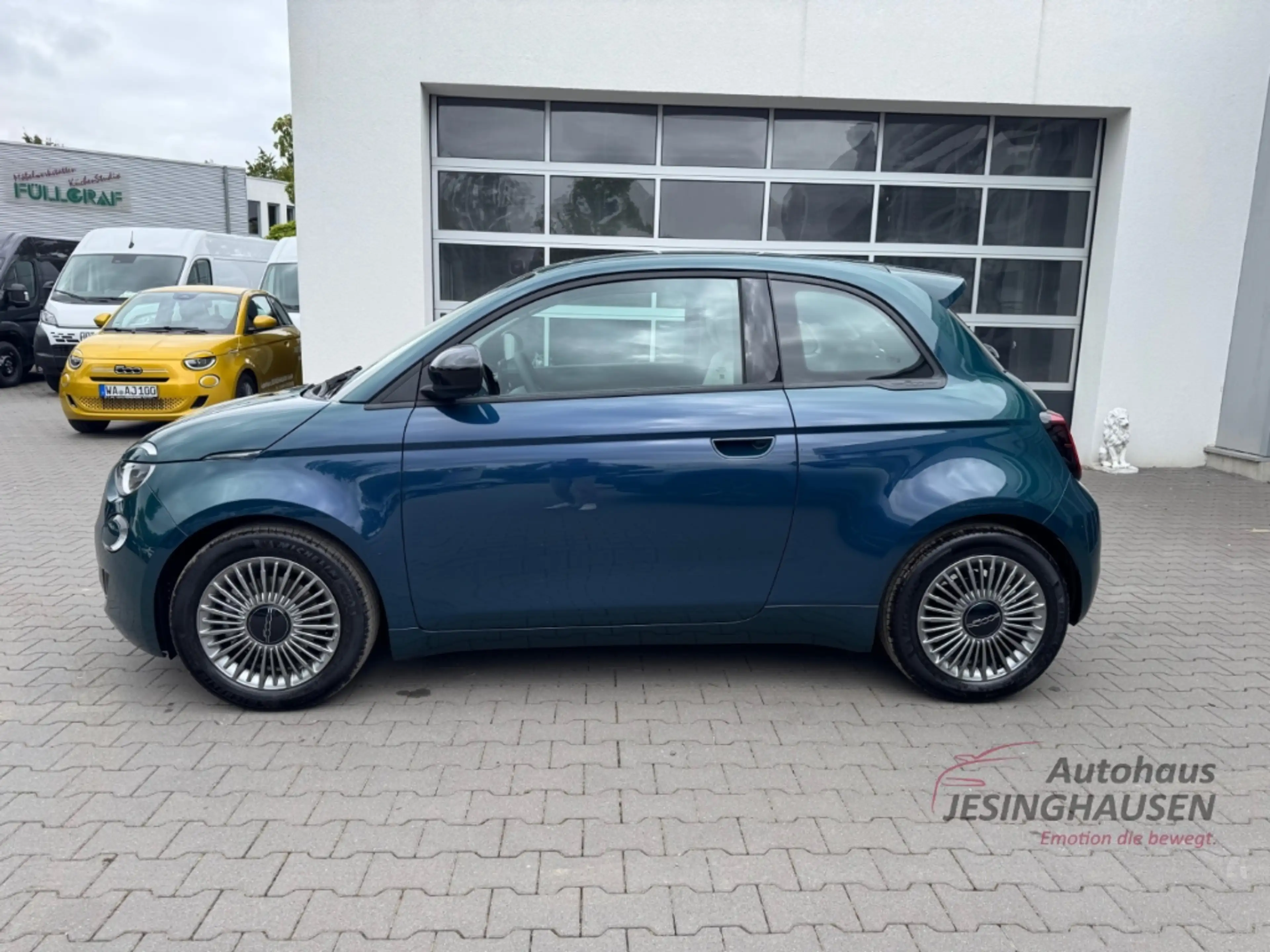 Fiat 500 Icon Digitales Cockpit Apple CarPl. Klima-Autom Te — photo 10