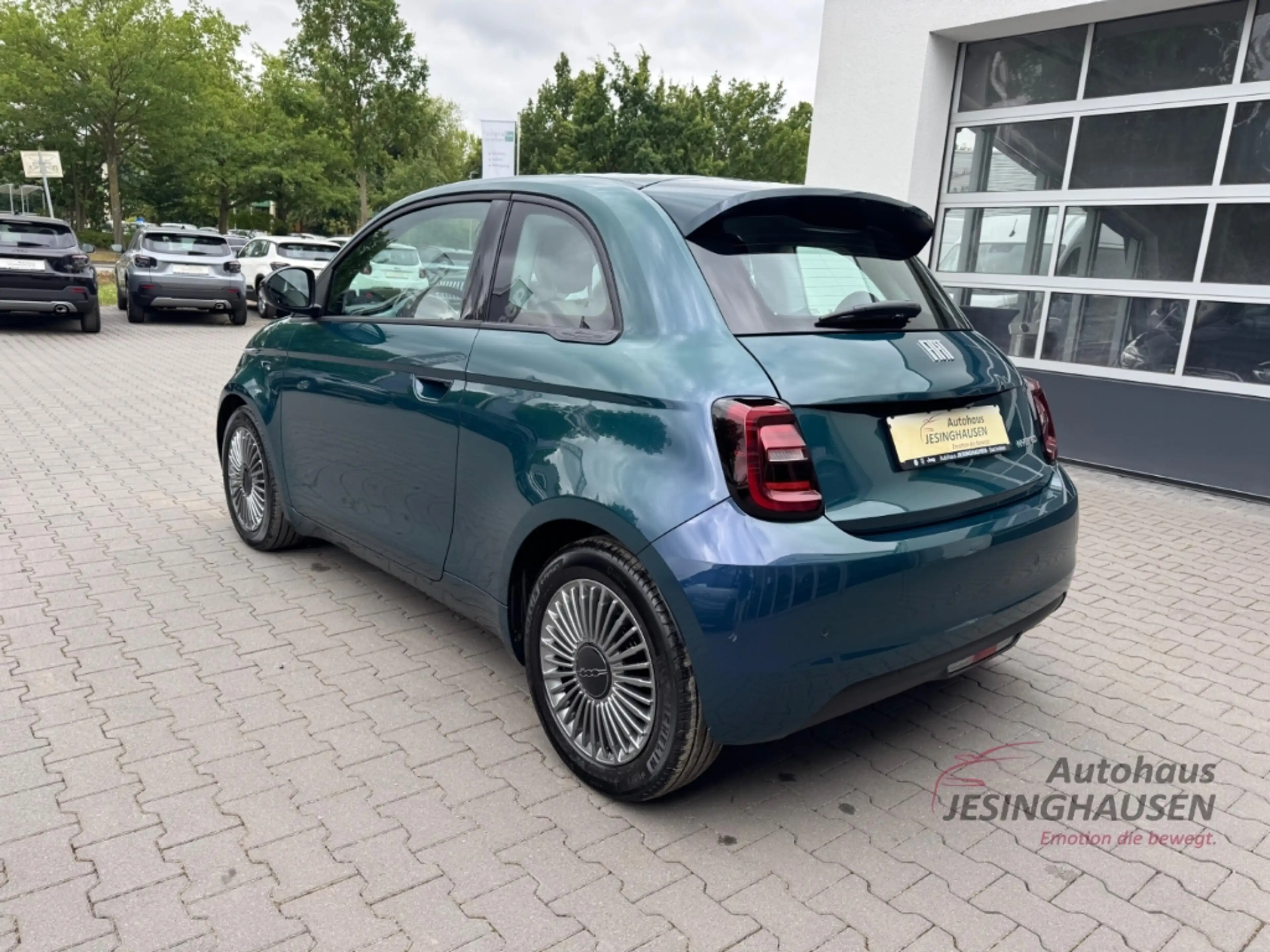 Fiat 500 Icon Digitales Cockpit Apple CarPl. Klima-Autom Te — photo 9