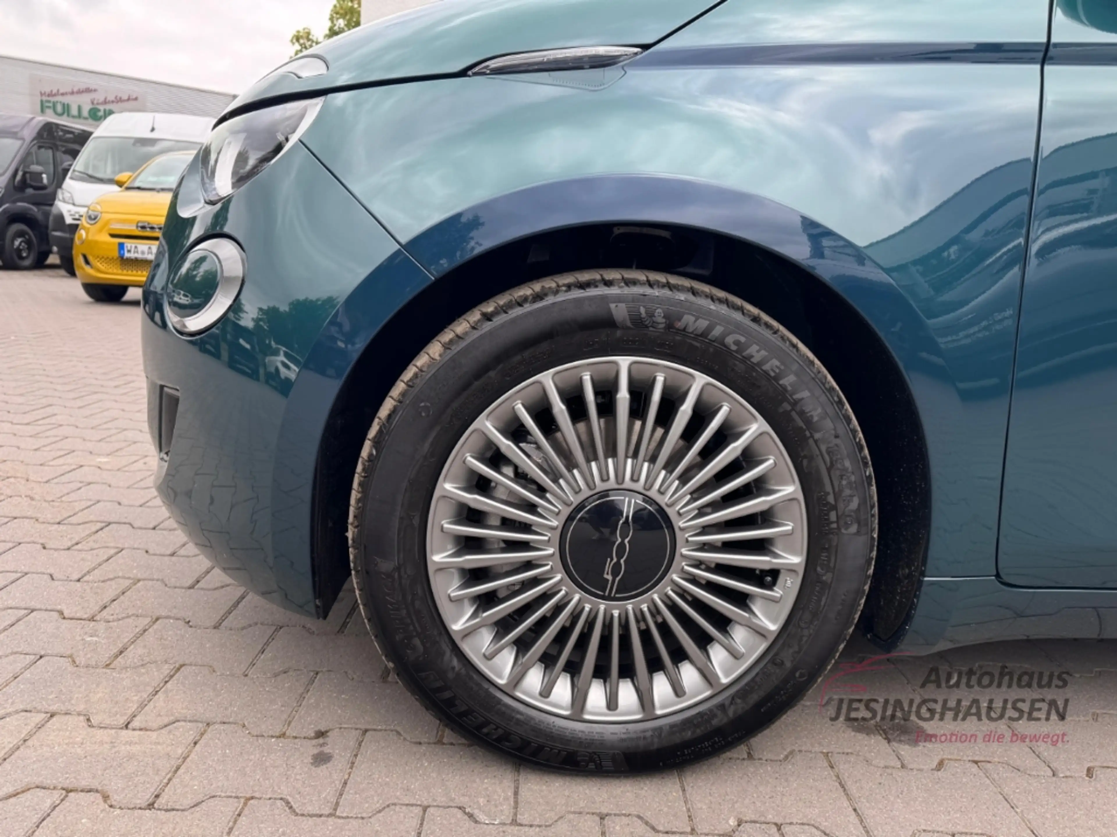 Fiat 500 Icon Digitales Cockpit Apple CarPl. Klima-Autom Te — photo 11