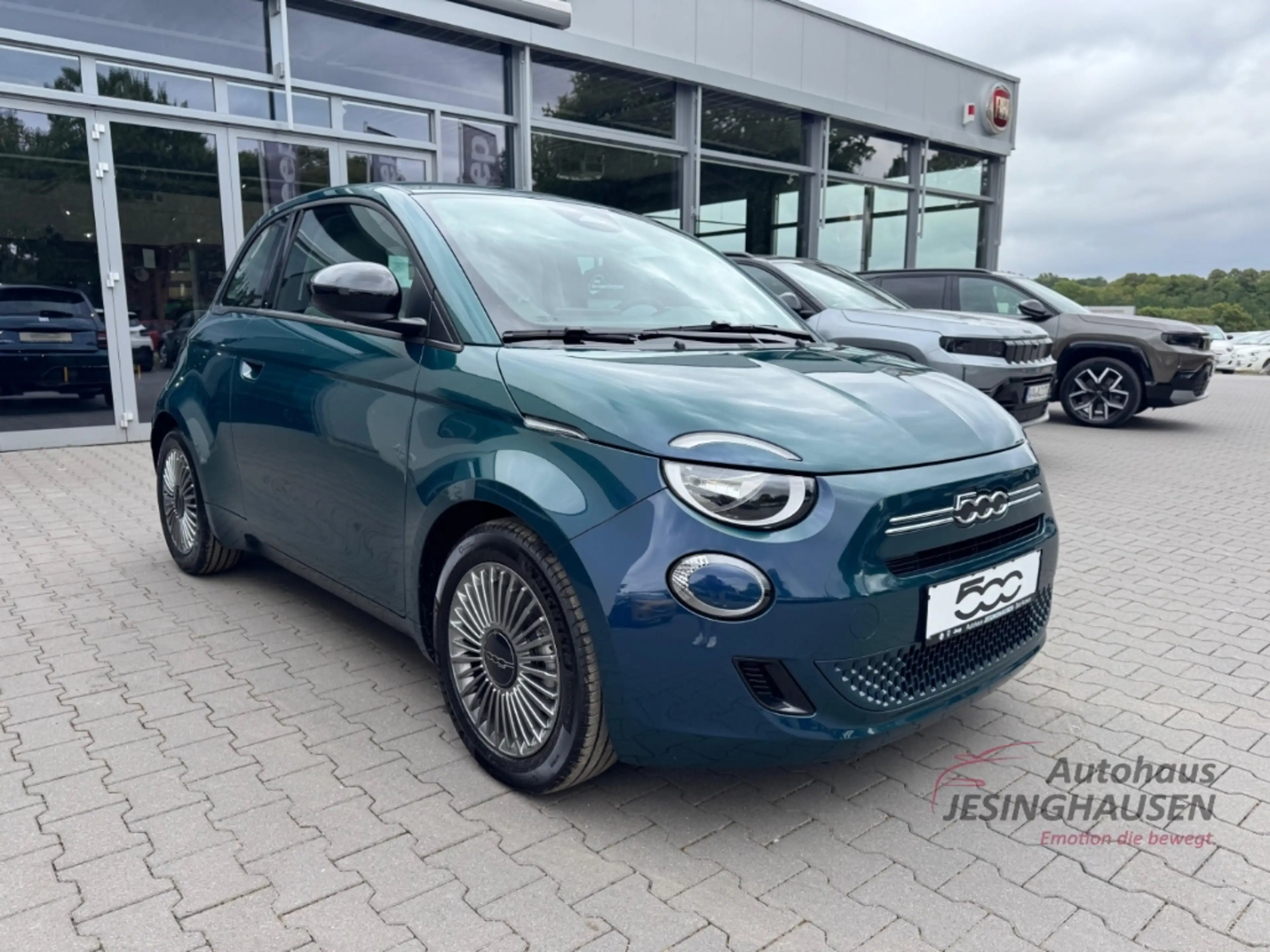 Fiat 500 Icon Digitales Cockpit Apple CarPl. Klima-Autom Te — photo 3