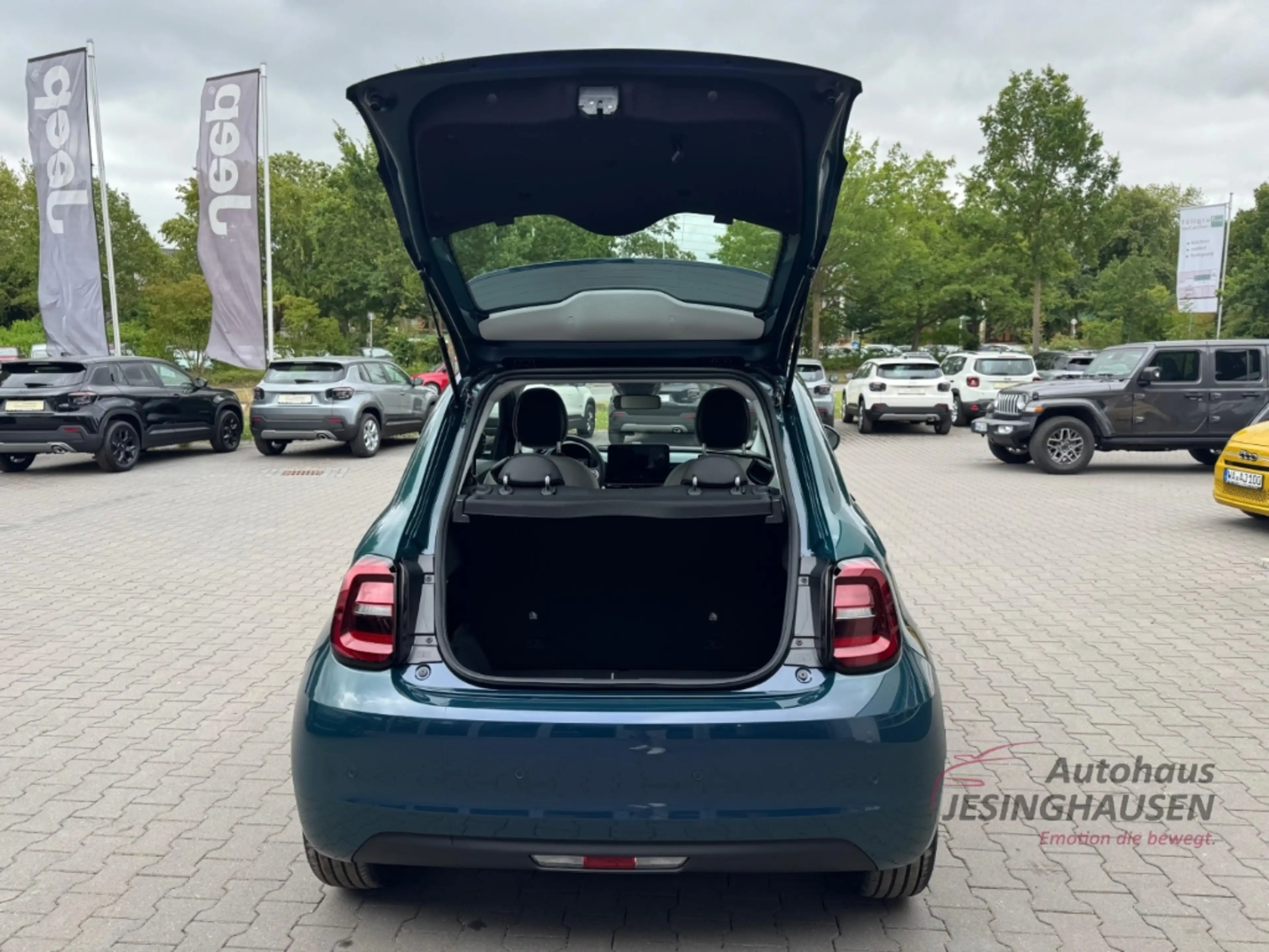 Fiat 500 Icon Digitales Cockpit Apple CarPl. Klima-Autom Te — photo 7