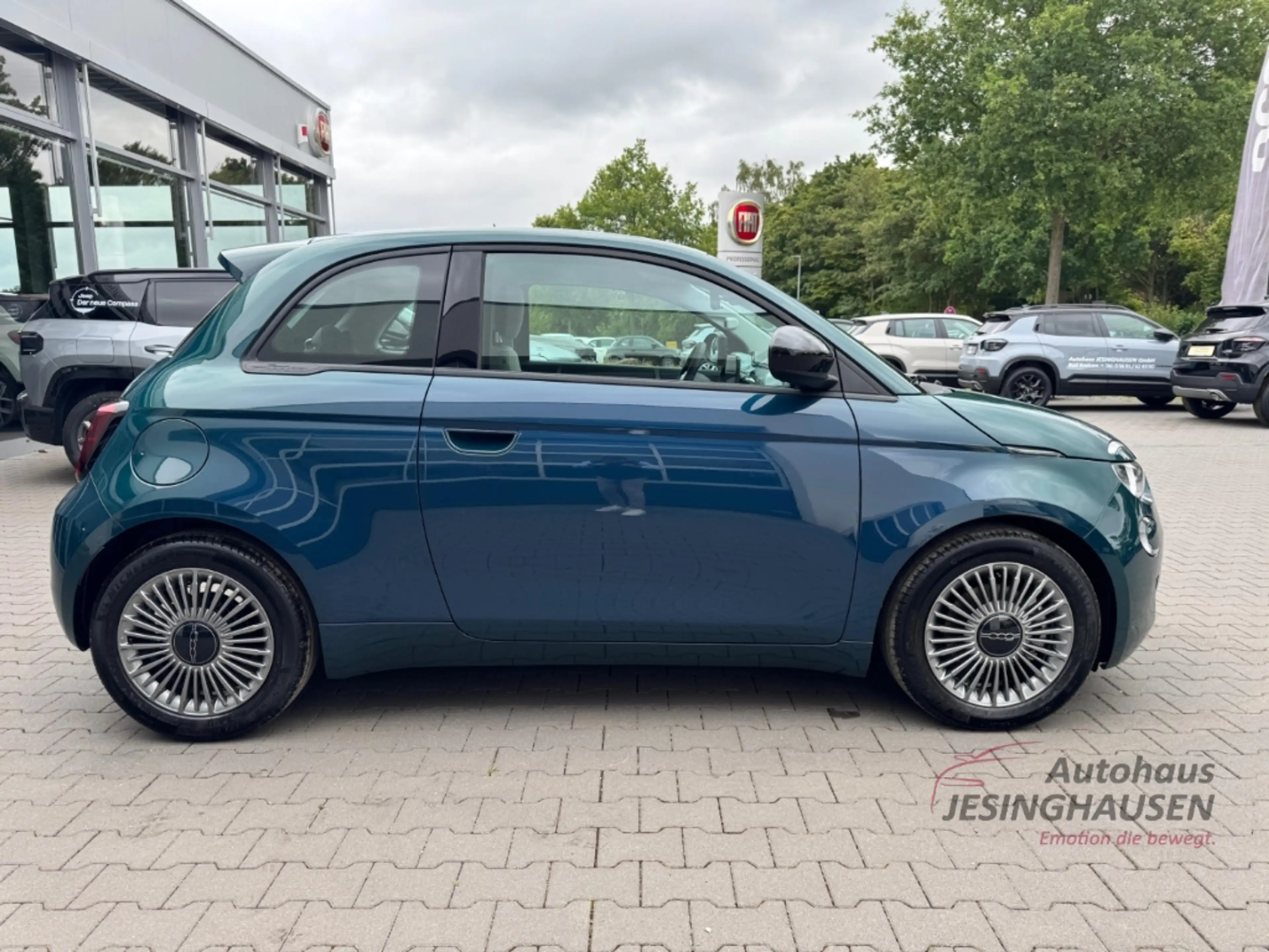 Fiat 500 Icon Digitales Cockpit Apple CarPl. Klima-Autom Te — photo 4