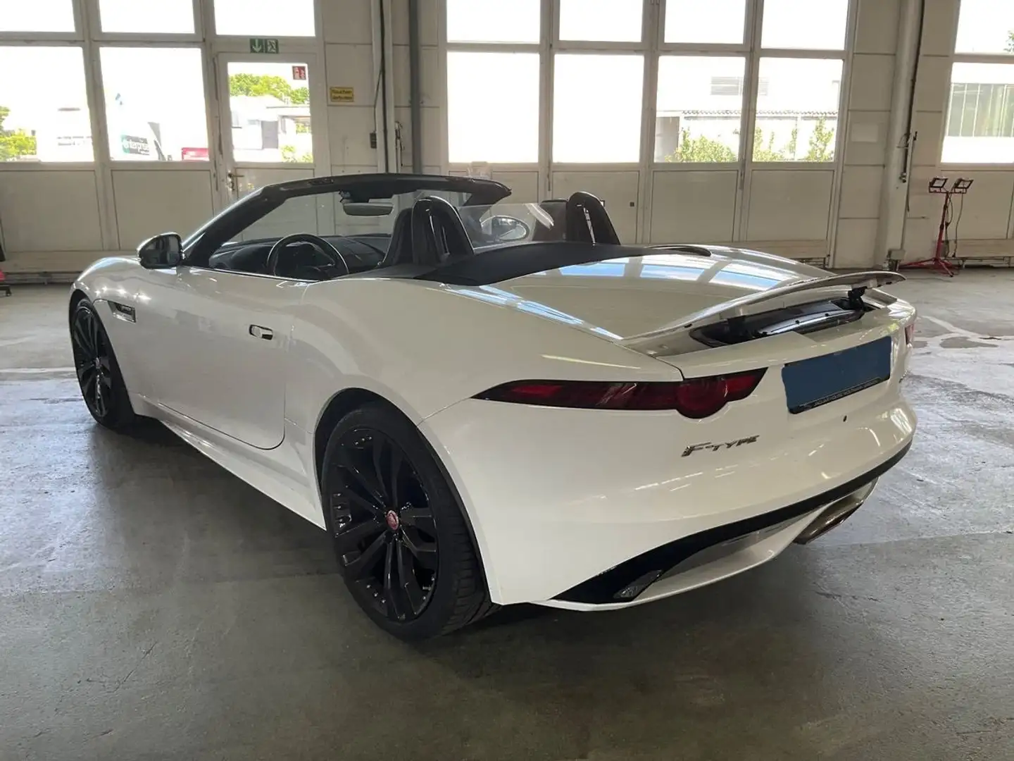 Jaguar F-Type F-Type Cabriolet 2.0 Aut. R-Dynamic Weiß - 2