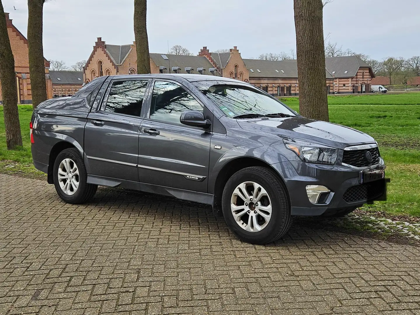 SsangYong Actyon 2.2 Turbo e-Xdi 4WD Crystal Grau - 1