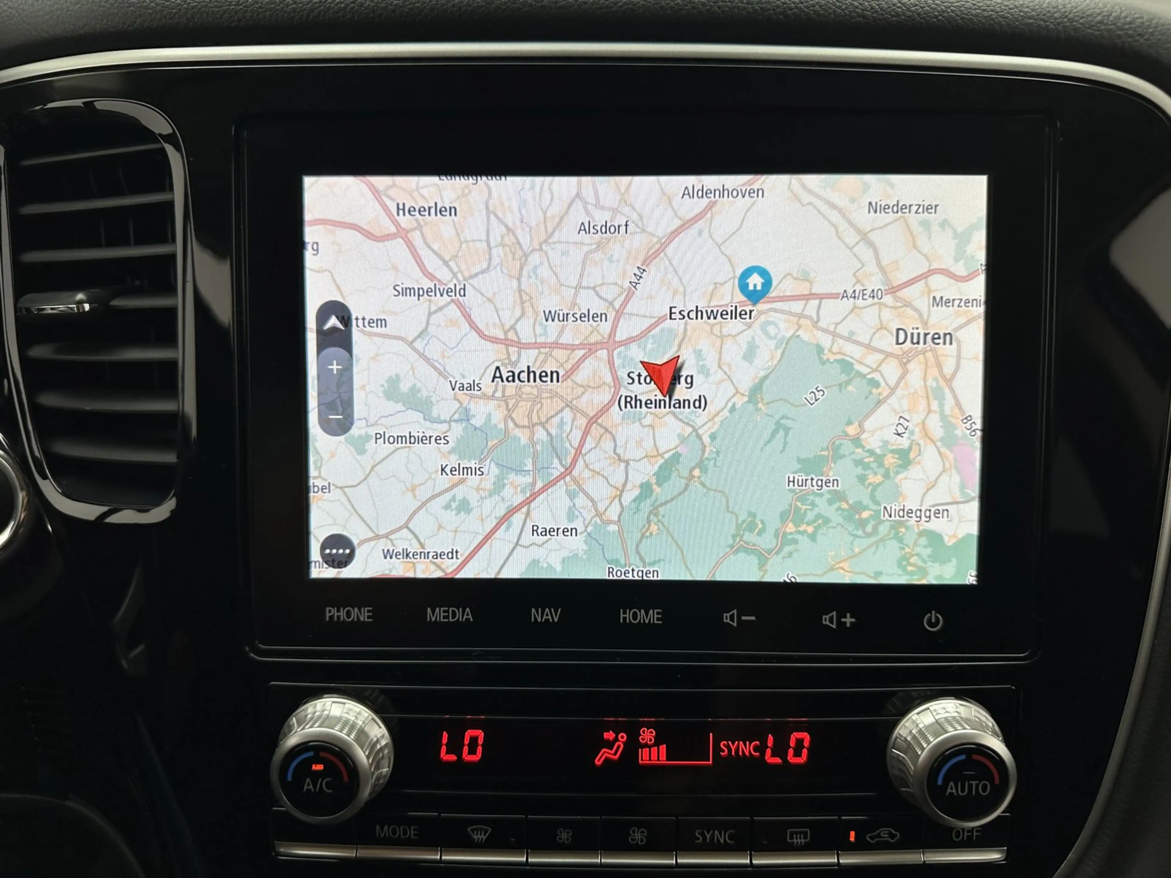 Mitsubishi Outlander Diamant Edition+ 2WD "7 SITZER-1 HAND" — photo 15