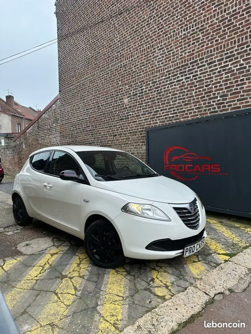 Lancia Ypsilon Edition Elefantino Weiß - 1