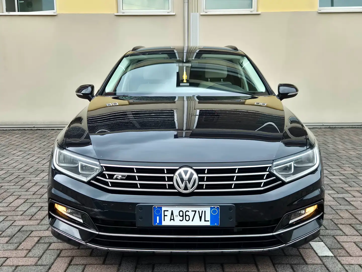 Volkswagen Passat Variant Passat VIII Variant 1.6 tdi Comfortline 120cv dsg Negru - 2
