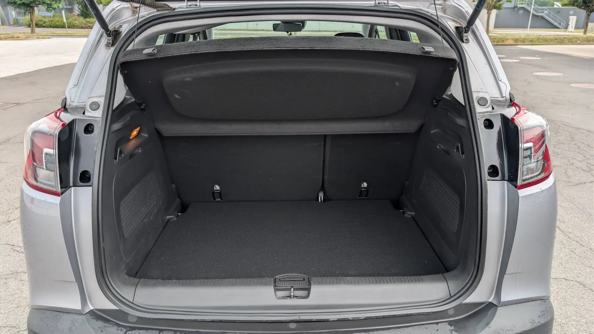 Opel Crossland X Crossland X 1,2 120 Jahre Edition 120 Jahre Edition Silber - 1