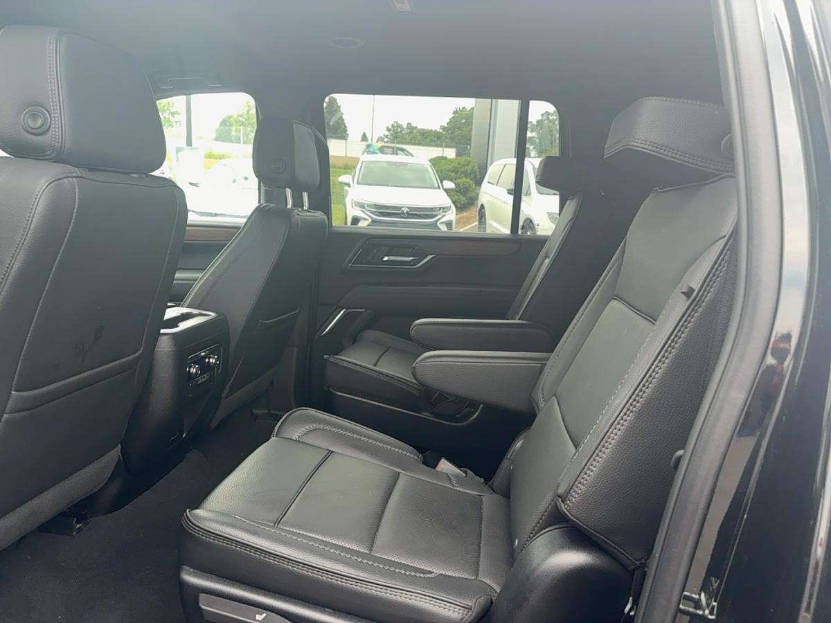 used 2025 GMC Yukon car, priced at $92,980