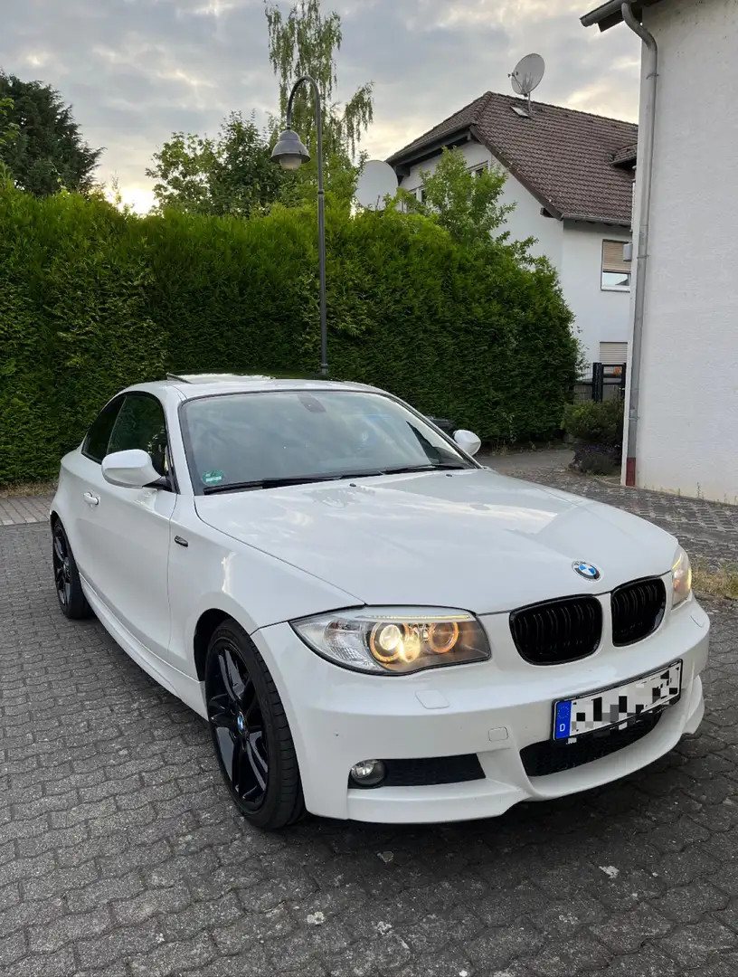 BMW 120 BMW 120d Coupe Facelift | Automatik | M-Paket Weiß - 1