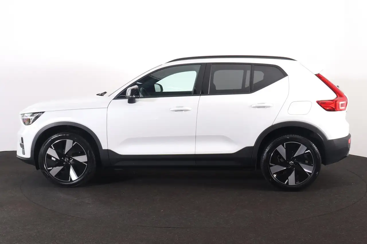 Volvo EX40 2026