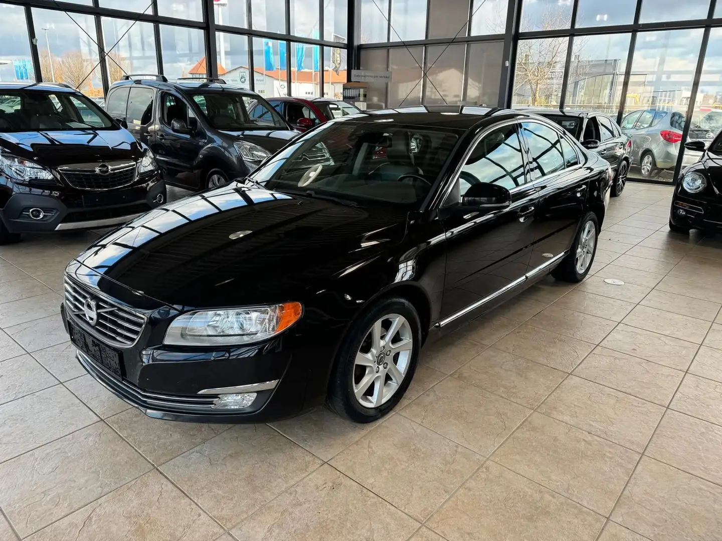 Volvo S80 Lim. D3 Summum Schwarz - 1