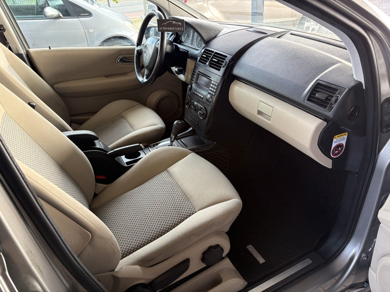 Mercedes-Benz A 150 /TÜV NEU SERVICE NEU/PDC/AUTOMATIK/SHZ/ — photo 9