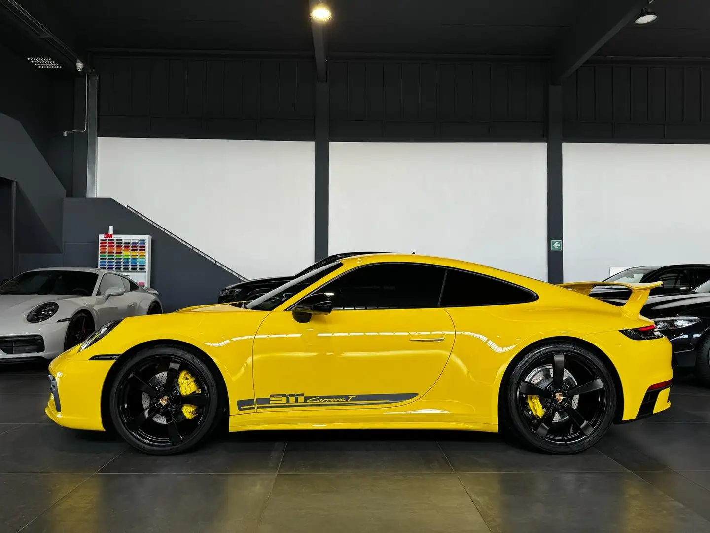 Porsche 911 (992) Carrera T PDK AEROKIT-PDLS PLUS-SPORT CHRONO Yellow - 2