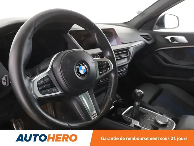 BMW 1 Series view 11