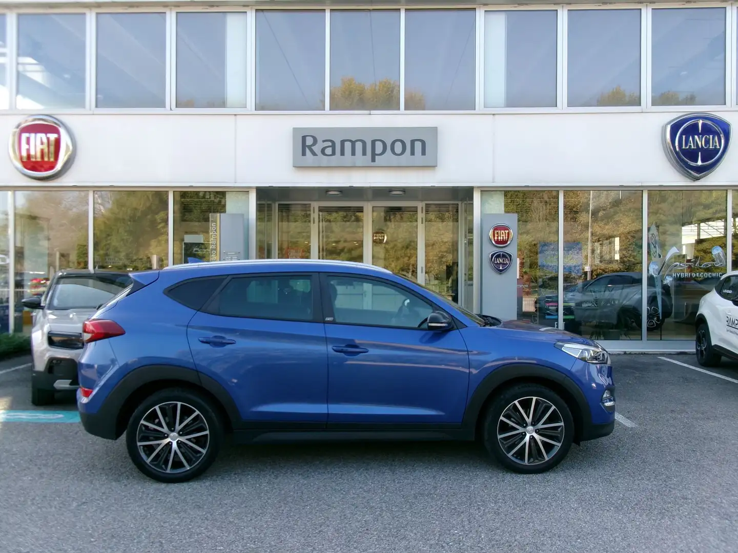 Hyundai TUCSON Tucson 1.7 CRDi DCT go! Blau - 2