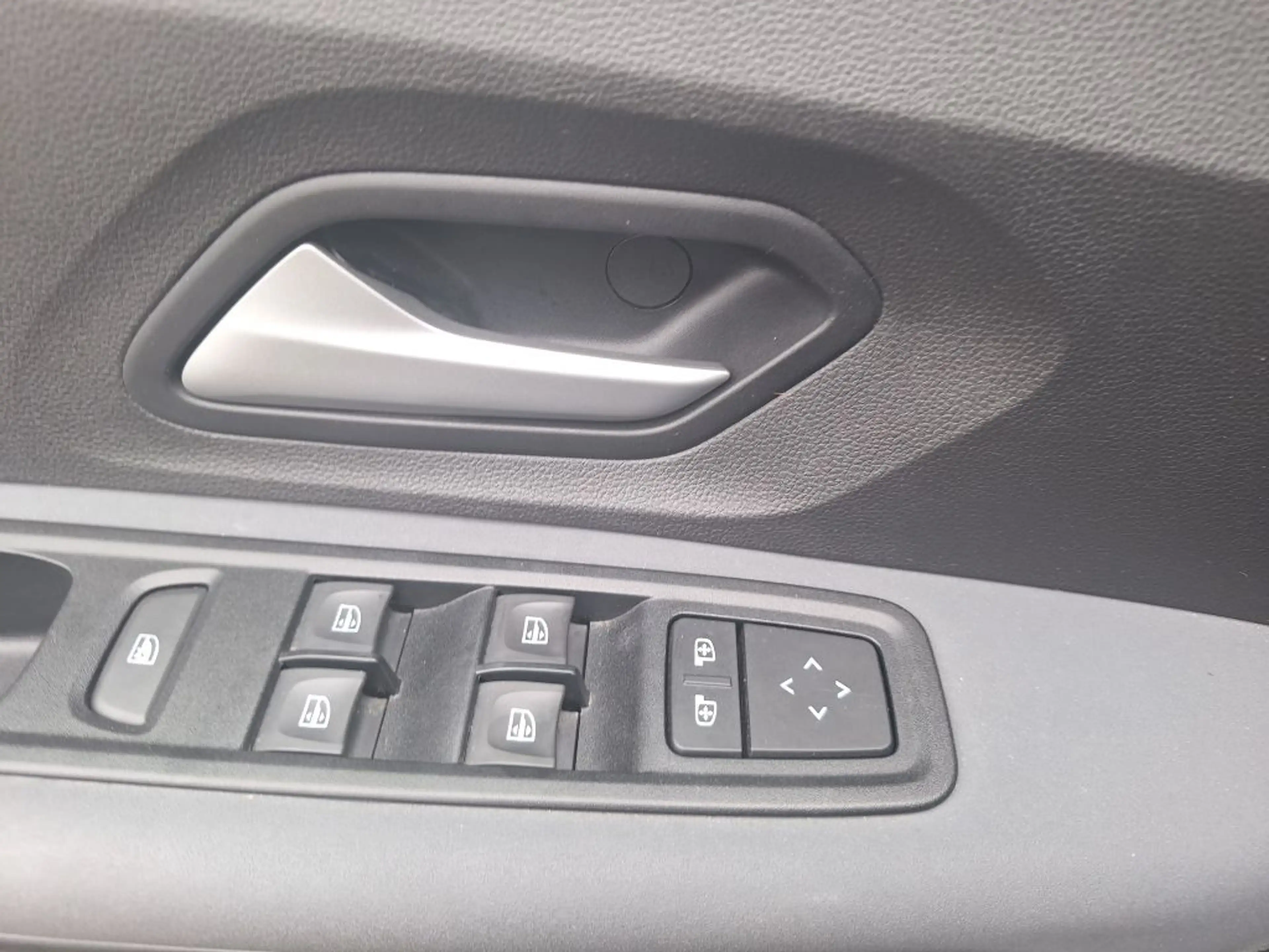 Dacia Jogger TCe 110 Extreme+ — photo 8