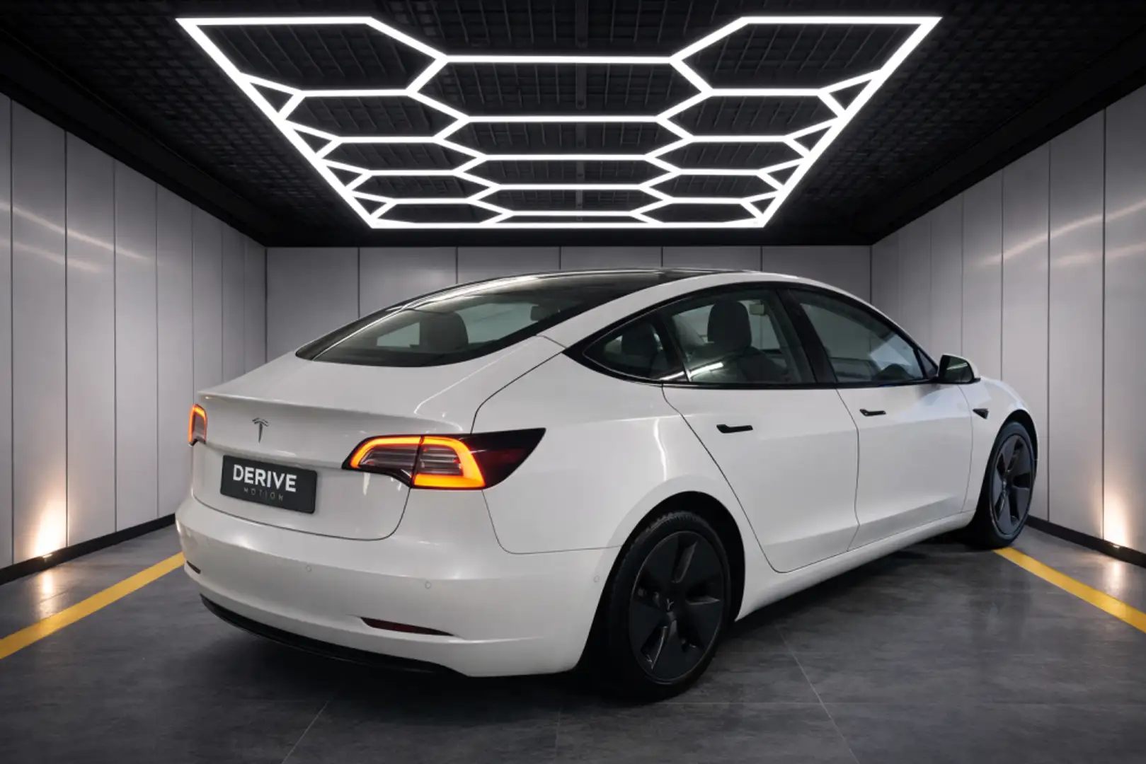 Tesla Model 3 Standard Range RWD Plus Blanco - 2