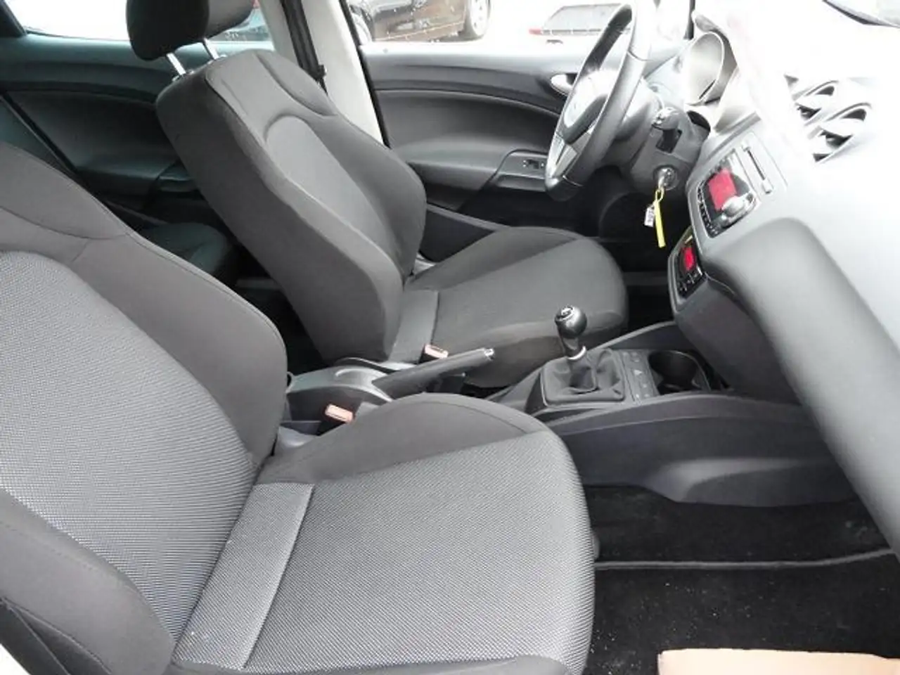 SEAT Ibiza 1.6 TDI 105 FAP Sport, foto 6