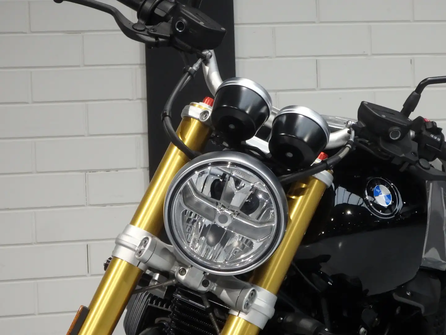 BMW R nineT | Rijmodi Pro | Cruise control | Handvatverwarming Zwart - 2