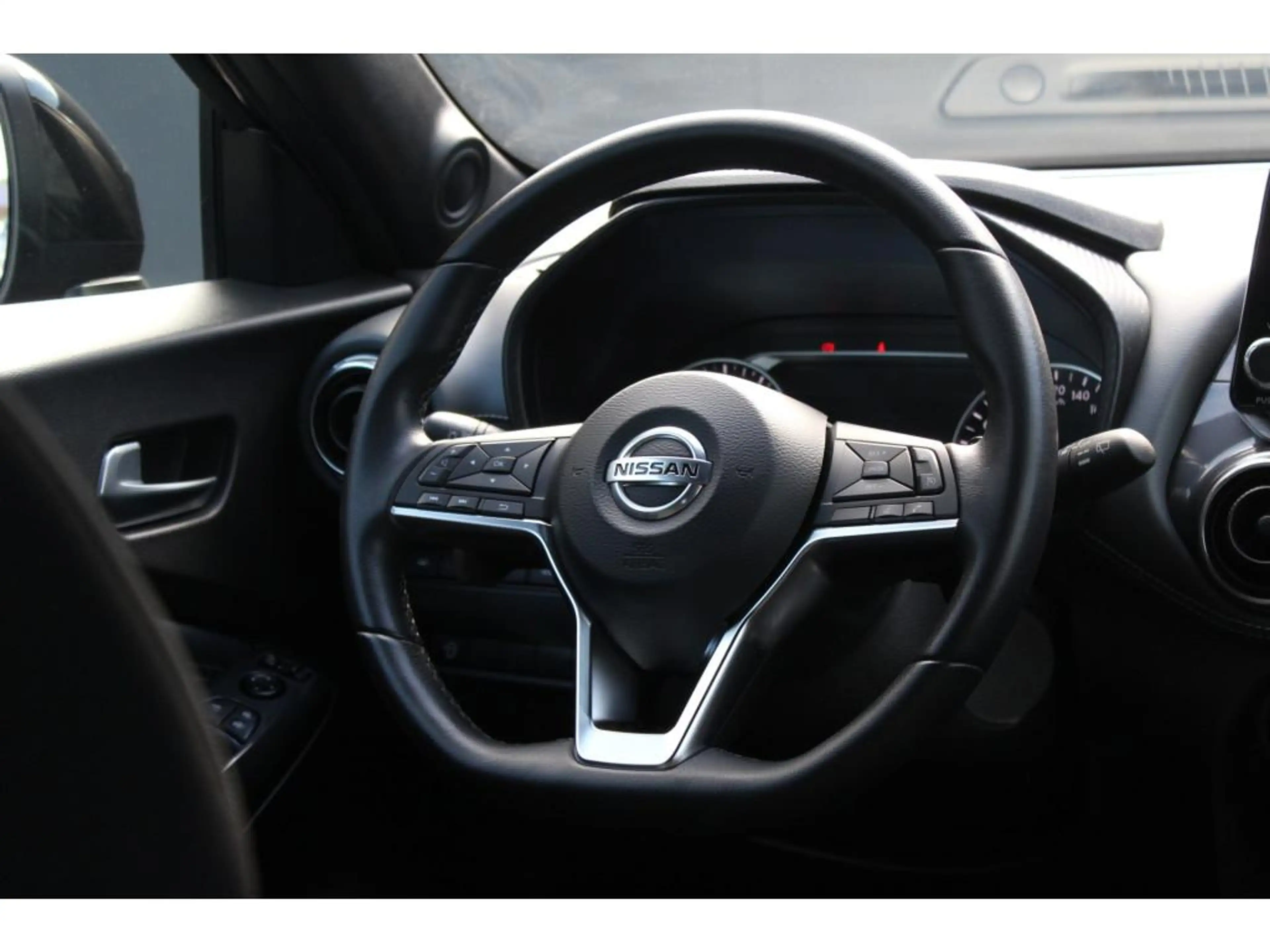Nissan Juke 1.0 DIG-T N-Connecta | Incl. 12 maanden garantie | — photo 2