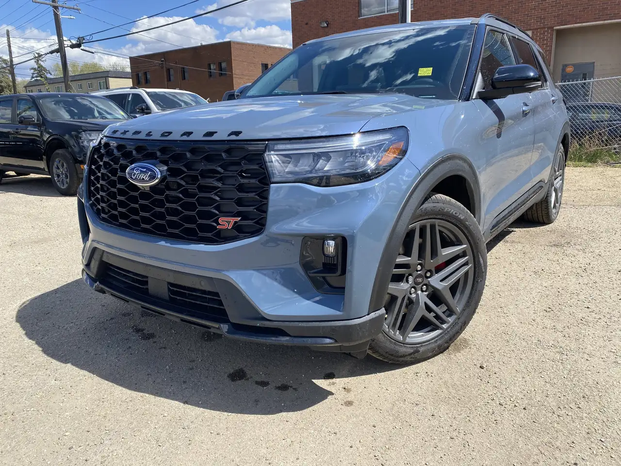 Ford Explorer снимка Ford Explorer