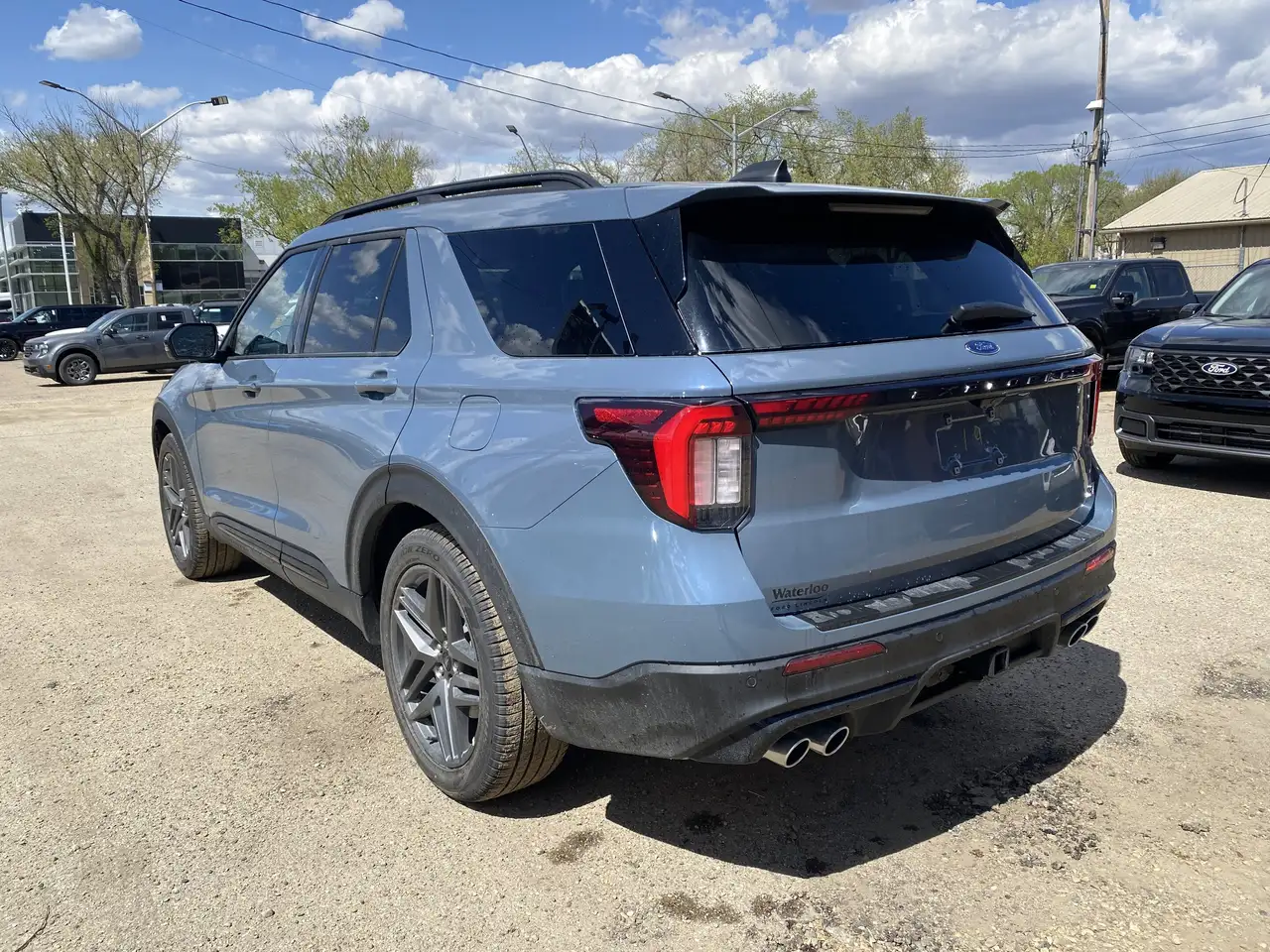 Ford Explorer снимка Ford Explorer