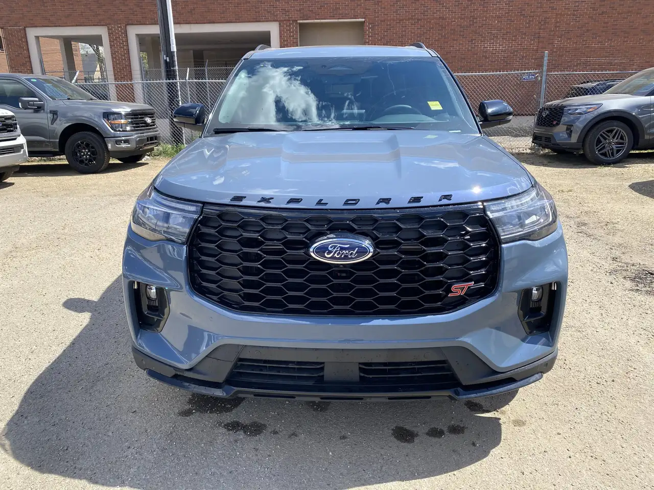 Ford Explorer снимка Ford Explorer