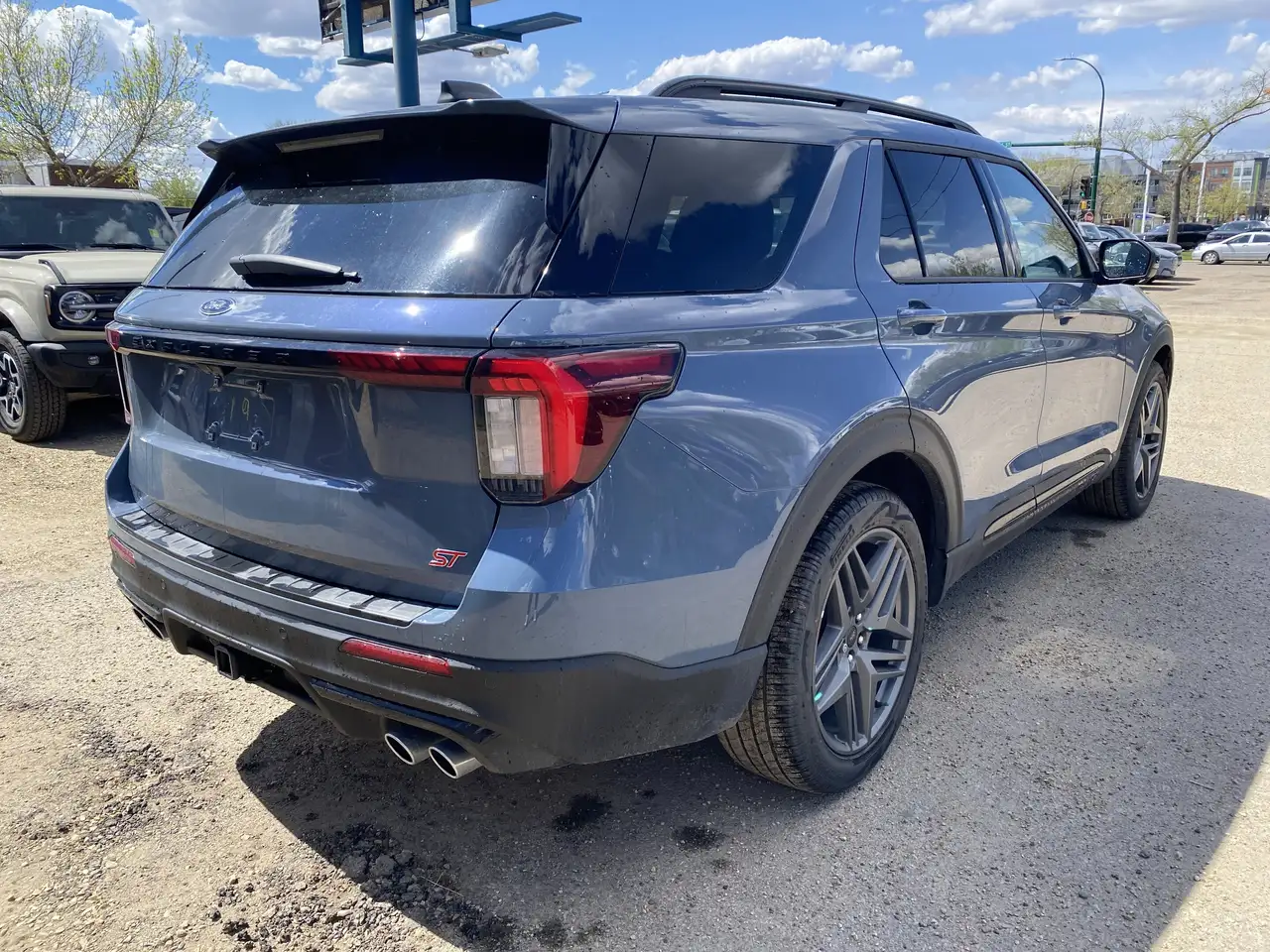 Ford Explorer снимка Ford Explorer