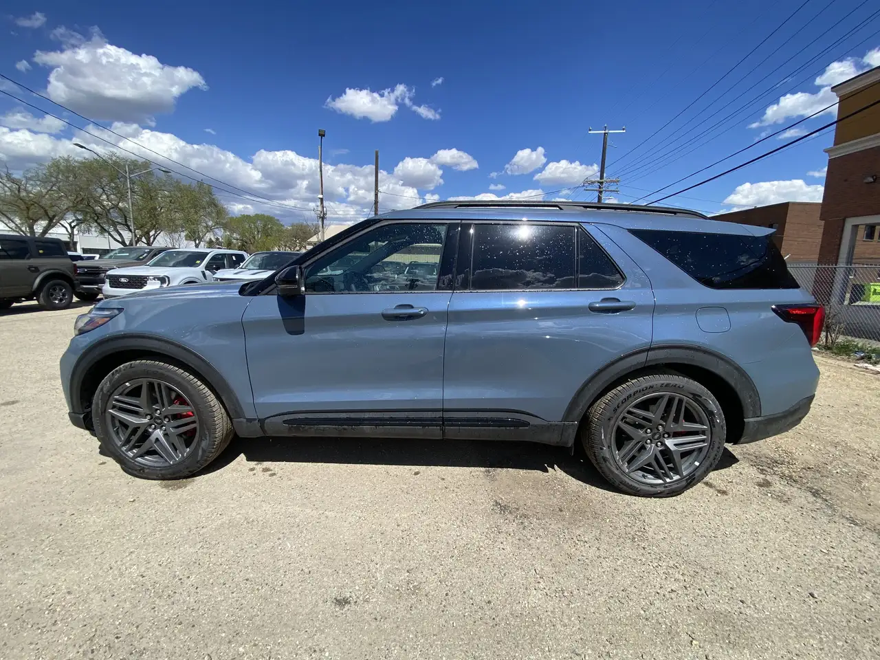 Ford Explorer снимка Ford Explorer
