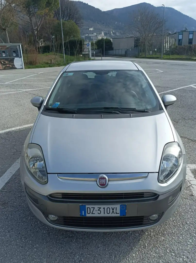 Fiat Punto Evo Punto+III+2009+Evo+5p+1.4+Dynamic+Gpl+77cv Argent - 2