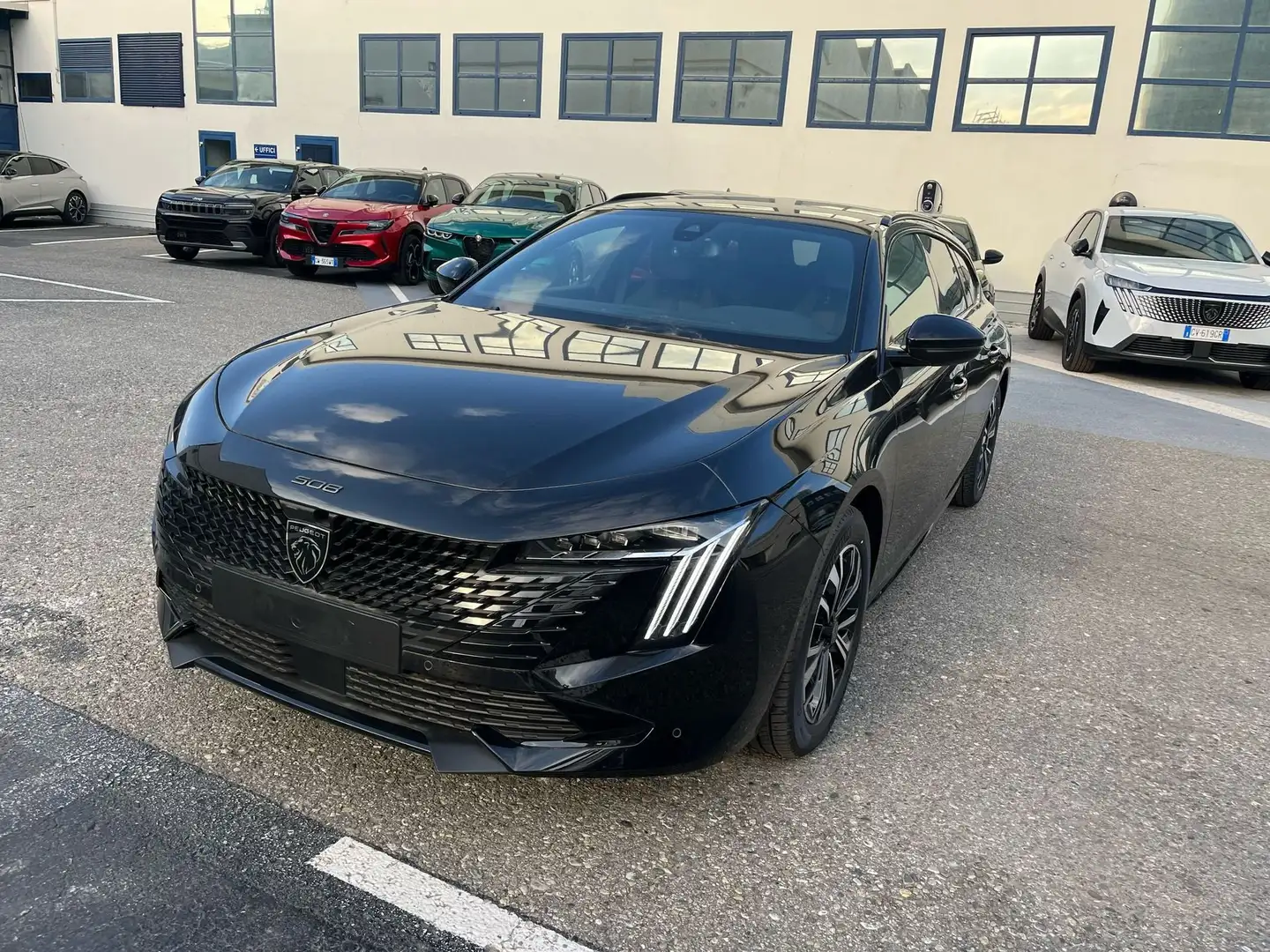 Peugeot 508 BlueHDi 130 Stop&Start EAT8 SW Allure Czarny - 1