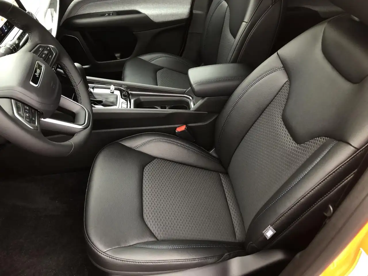 Jeep Compass photo Jeep Compass