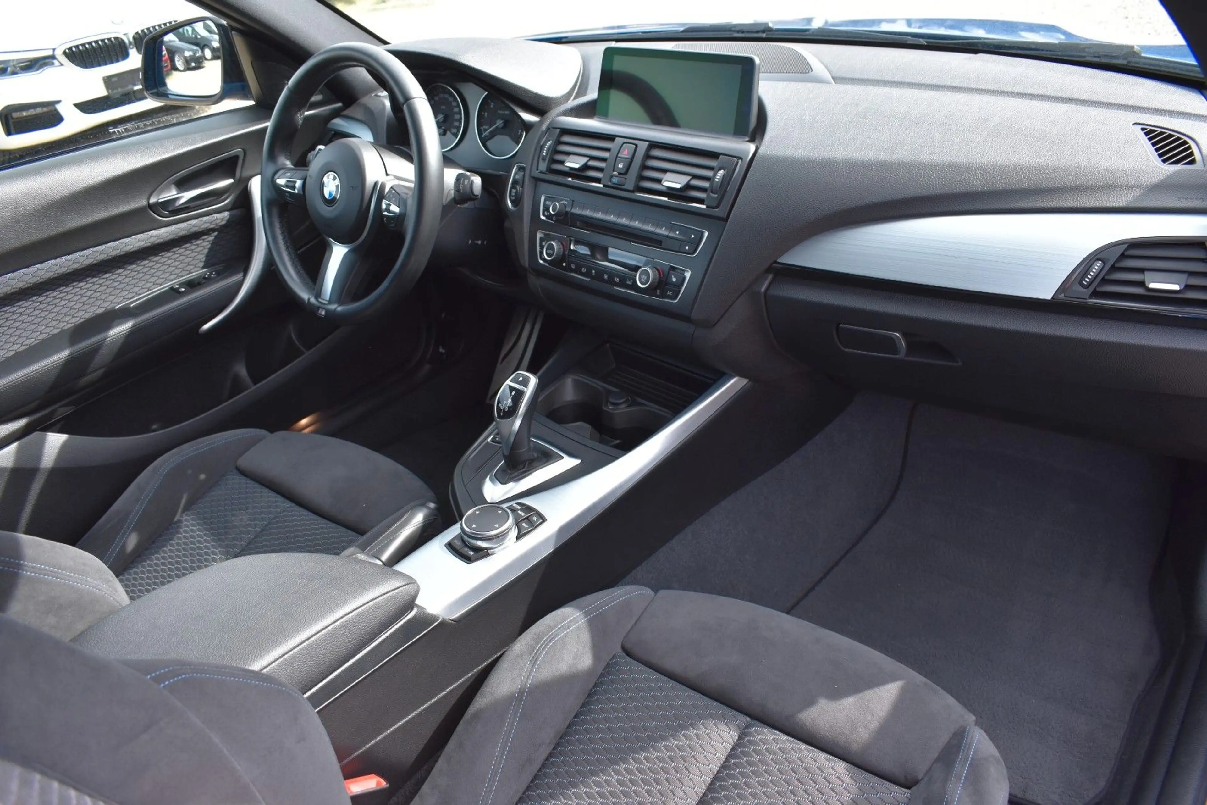 BMW 135 BMW M135i xDrive H&K 19 Zoll Navi Prof — photo 9
