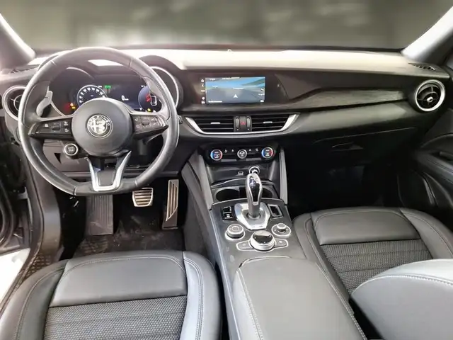 Alfa Romeo Stelvio view 7