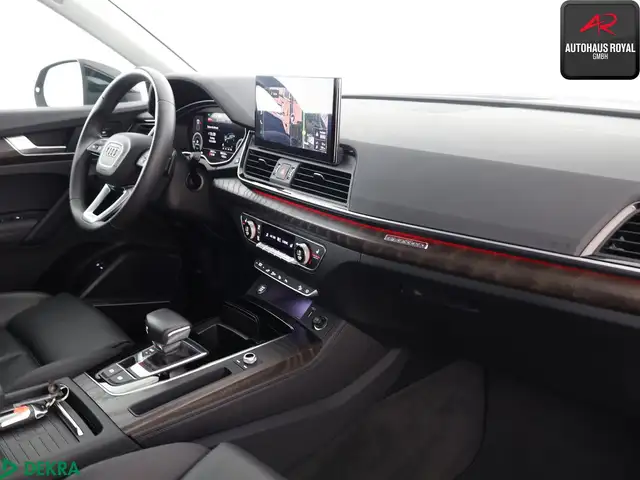 Audi Q5 view 11