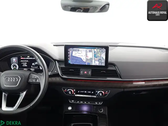 Audi Q5 view 9