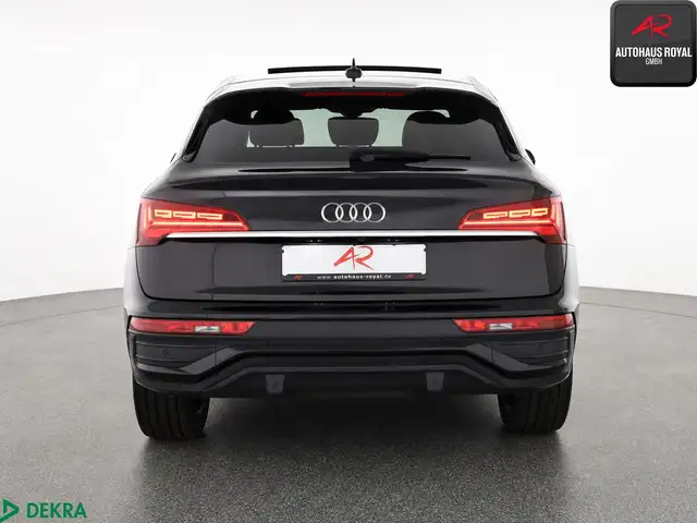 Audi Q5 view 4