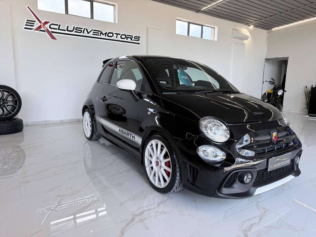 Abarth 695 695 1.4 t-jet 70th  Essesse 180cv auto