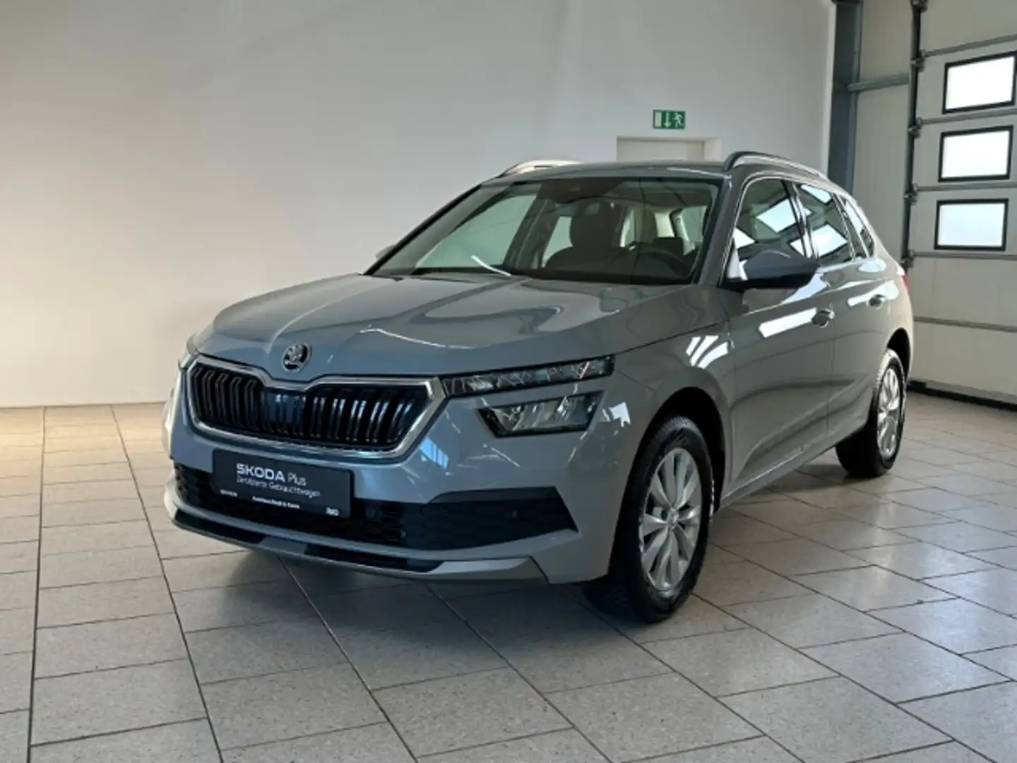 Skoda Kamiq Ambition 1.5 TSI AHK PDCv+h Rückfahrkamera Grau - 2