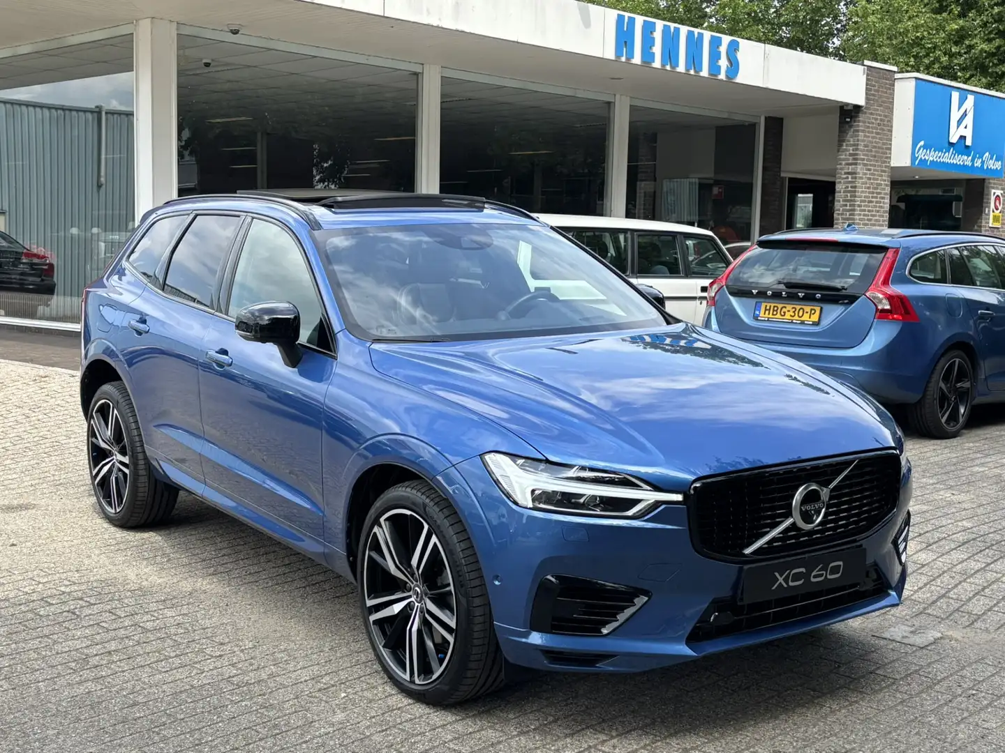 Volvo XC60 Recharge T8 AWD R-Design B&W Head Up 360 DAB Stoel Blu/Azzurro - 1