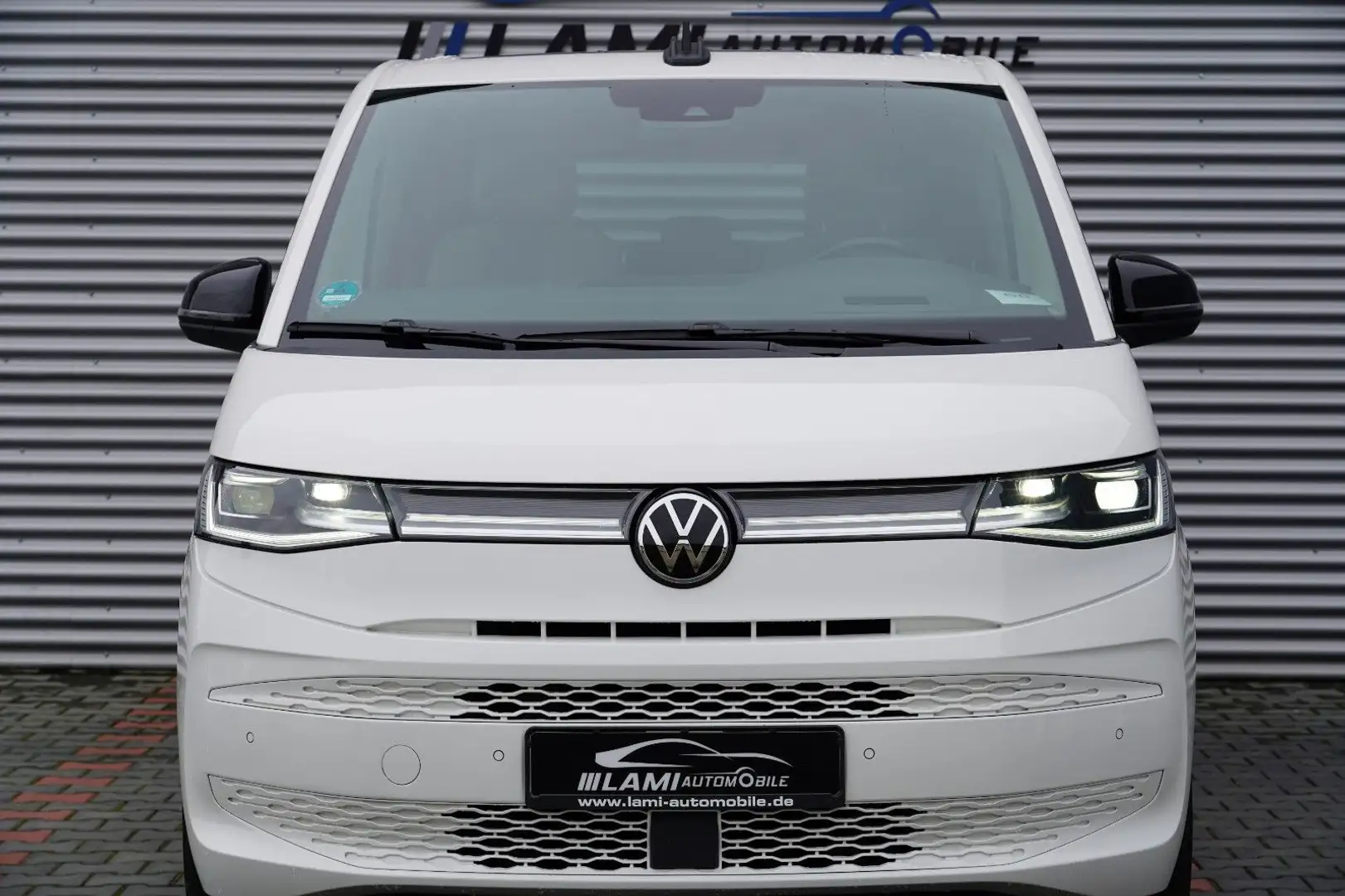 Volkswagen T7 Multivan Style Lang PANO KEY AHK HUD H&K VOLL Blanc - 2