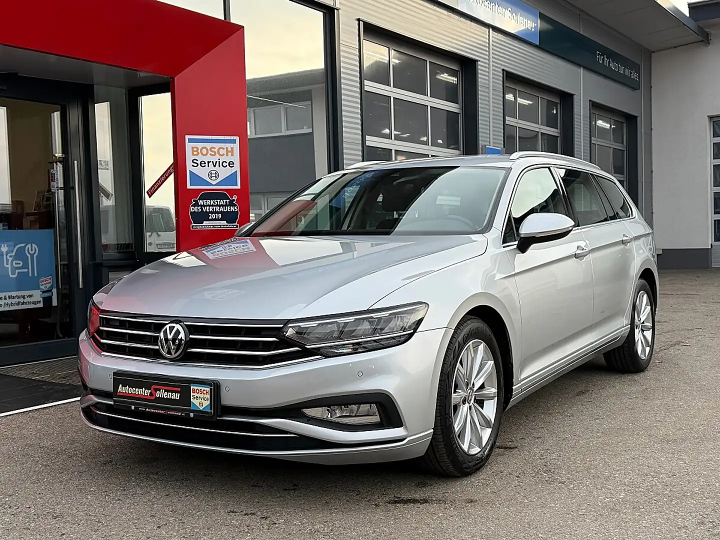 Volkswagen Passat Variant Business 2,0 SCR TDI DSG Silber - 1