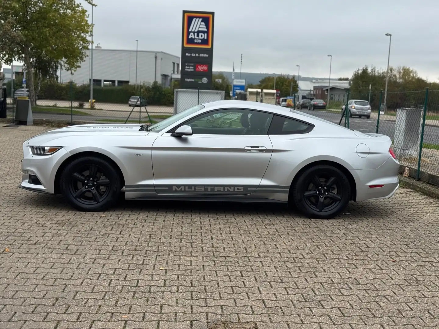 Ford Mustang 3,7l 304PS Handschaltung TÜV&Insp NEU Silber - 2